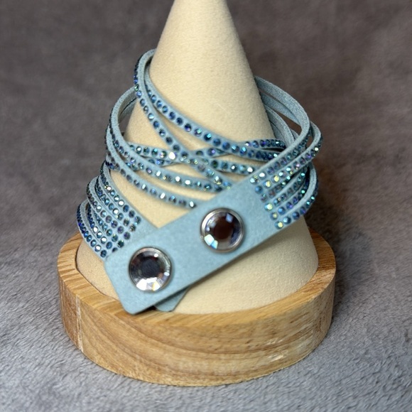 💎Touchstone Crystal💎Denim Blue Swarovski Wrap-Star Bracelet/NWOT - Picture 2 of 5